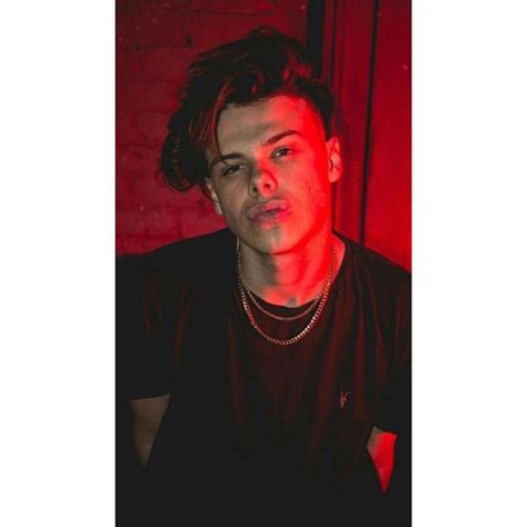 pin by a l y x on yungblud dominic harrison red aesthetic blackhearts