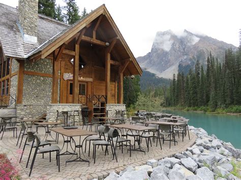 Review Emerald Lake Lodge Yoho National Park Canada The Luxury