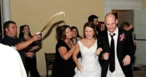 Hilarious Wedding Pictures That Didnt Go As Planned