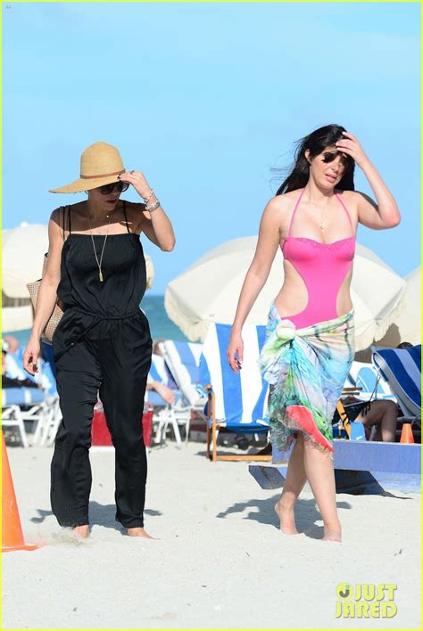 Bethenny Frankel Has Fun Day At The Beach With Brittny Gastineau Photo Bethenny