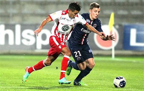 Sem Ibra, PSG vira contra o Ajaccio e avança na Copa da Liga Francesa