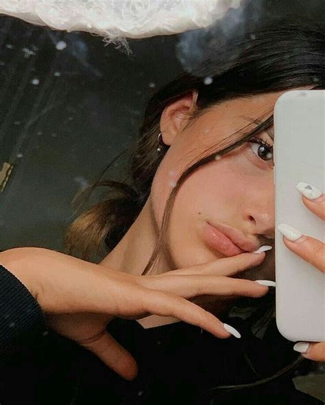 Pin By Aisha On Selfies Selfie Poses Mirror Selfie Poses Selfie