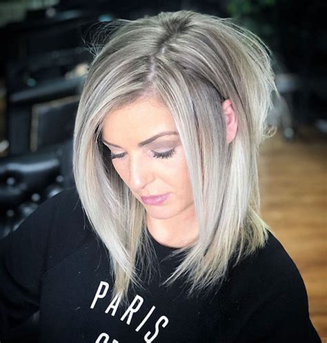 A fringed look with flawless ash blonde hair. 40 New Ash Blonde Short Hair Ideas | Short-Haircut.com