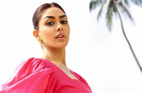Mrunal Thakur Gets Brutally Body Shamed For Posting A Video Of Her Intense Workout Session