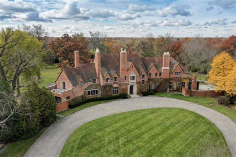 Lake Forest English Manor Mansions