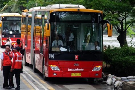 224 pekerjaan supir tangerang, semua supir tangerang pekerjaan, supir tangerang di pekerjaan mitula. Lowongan-Supir-Transjakarta-Dibuka-Inidia-Syarat-Menjadi-Supir-Bus-Transjakarta-Dengan-Gaji-Rp-6 ...