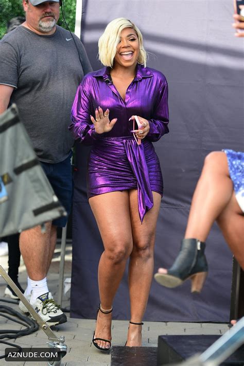 Ashanti Shequoiya At Extra In Universal Citywalk Wearing A Purple Dress