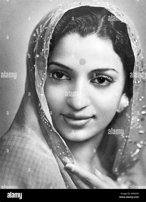 Vrb101309 Indian Woman In Saree Bindi Head Covered Portrait In Studio