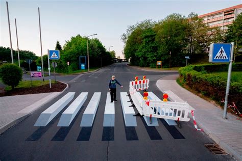 Can A 3rd Dimension Make Crosswalks Safer Montreal Is About To Find