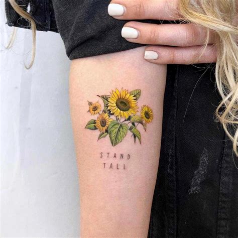 18 diseños de tatuajes de girasoles para que tu piel florezca