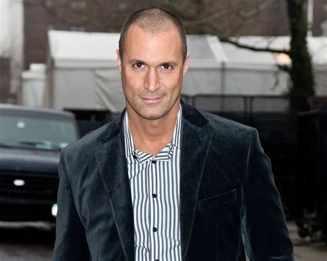 Nigel Barker On How To Get Comfortable For Wedding Photos