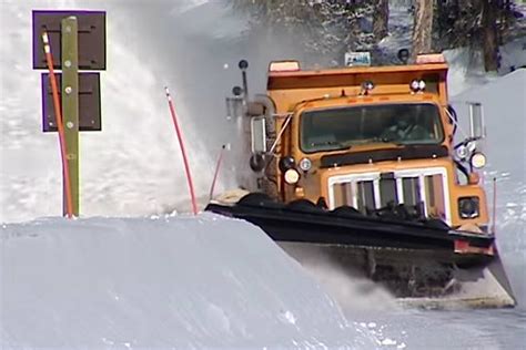Wydots 5 Tips For Safe Driving Near Snow Plows