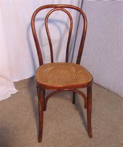 The chair that was once relegated to the cobblestone sidewalks of paris has now arrived inside many. Set Of 4 French Bistro Or Cafe Bentwood Chairs - Antiques ...