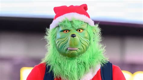 Cute Video Alert ‘grinch Tries To Steal Presents But He Doesnt Make It Far Thanks To These