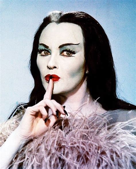 Amazing Color Photos Of Yvonne De Carlo As Lily Munster In The Hit