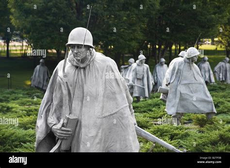 Korean War Memorial Soldier Statues Washington Dc Usa Stock Photo Alamy