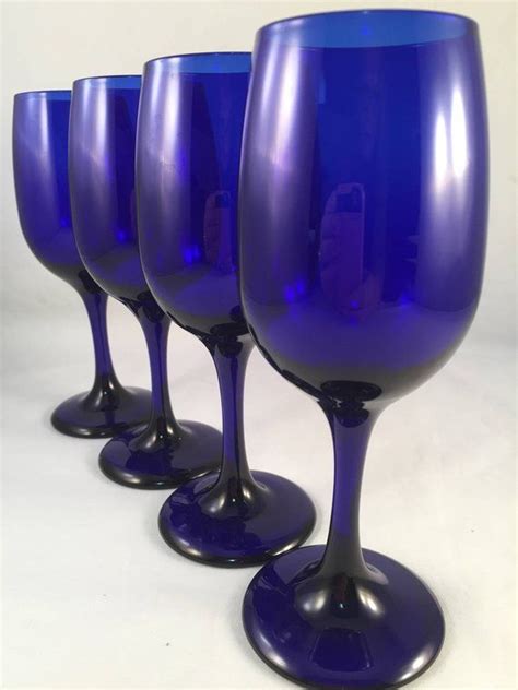 Beautiful Tall Cobalt Blue Wine Glasses Set Of 4 Deep Blue Etsy Blue Glassware Blue