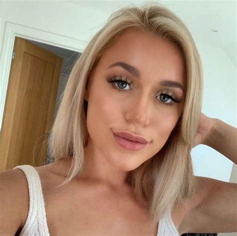 Pornstar Elle Brooke Responds To Sheffield Utd Star Oli Mcburnie S S Ing Chant Daily Star