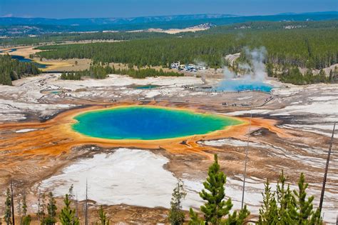 grand prismatic spring in yellowstone national park parkcation