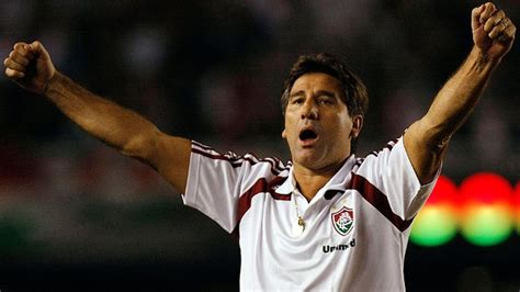 Depois de sua saída do fluminense, renato ficou desempregado durante o ano de 2004. Renato Gaúcho assume o Fluminense pela 5ª vez; só falta ...