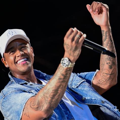 Check spelling or type a new query. Leo Santana promete muita dança e músicas novas no Festeja ...