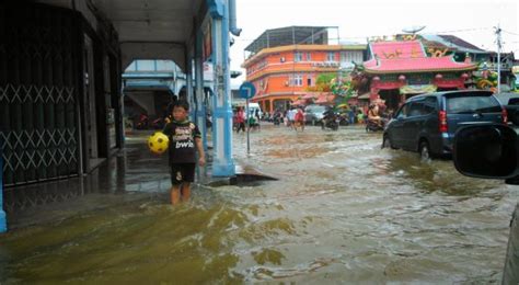 Banjir Pemkot Singkawang Dinilai Sibuk Mengejar Mimpi Sudutpandangid