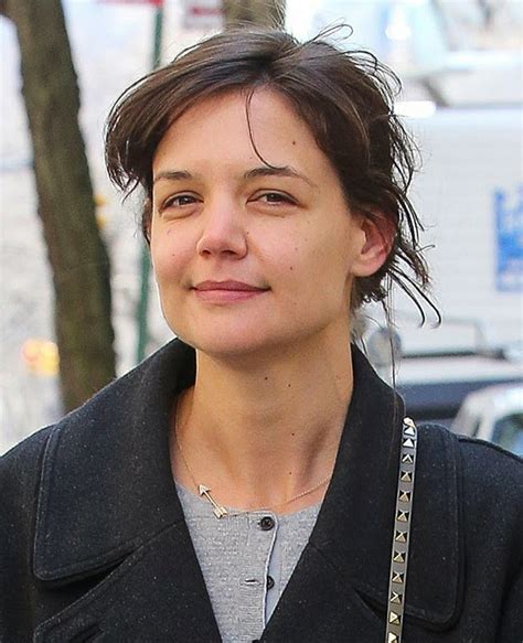 Katie Holmes Is Spotted Without Makeup And Stripped Look News 4y
