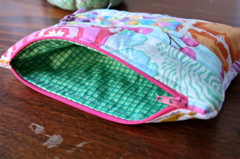 .Zippered Pouch Tutorial. • Make It Perfect