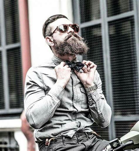 Pin By 𝓜𝓪𝓻𝓽𝓪 On Barbebeards Beard Styles Beard Hipster Man