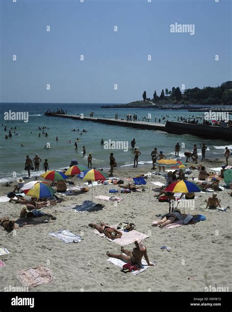 The Ukraine The Black Sea Odessa Beach Arkadija Bathers East Stock Photo Alamy