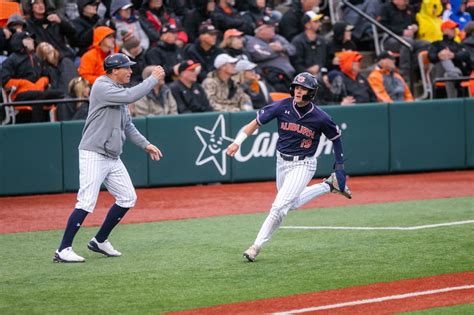 Rewinding Auburn Goes To College World Series With A 4 3 Win Over