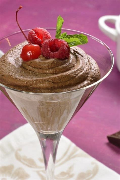 For this chocolate mousse i'm using the darkest chocolate i could find (trader joe's has some belgian 70% cocoa 1 pound bricks). Mousse de Chocolate Fácil | Receta (con imágenes) | Mousse ...