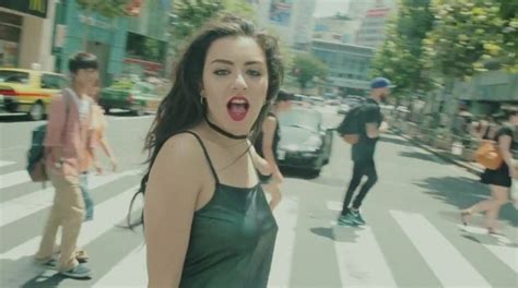 Charli Xcxs New Boom Clap Video Is All About The Nipples Directlyrics