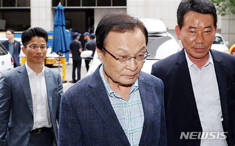 조 전 대변인은 8일 작전에 실패한 군인은 몰라도 경계에 실패한 군인은 용서할 수. 더불어민주당 수석대변인 홍익표, 김태년 정책위의장은 유임 ...