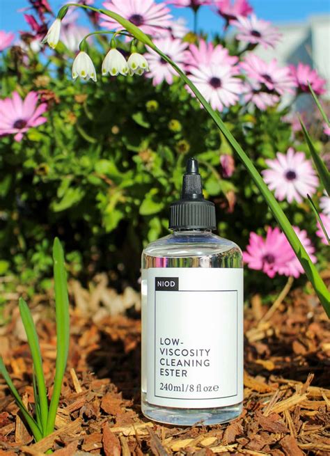 Niod Low Viscosity Cleansing Ester Review Beauty And The Biome