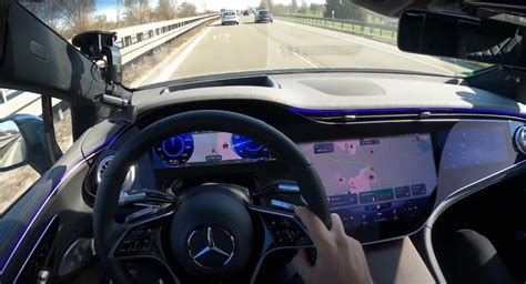 Driving The All Electric Mercedes Benz Eqs Looks Like A Serene
