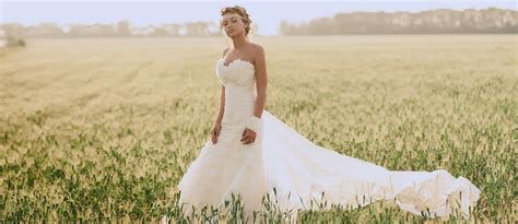 24 Classic Wedding Dresses You Cant Go Wrong With Wedding Forward