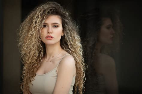 Wallpaper Model Blonde Curly Hair Looking At Viewer Necklace