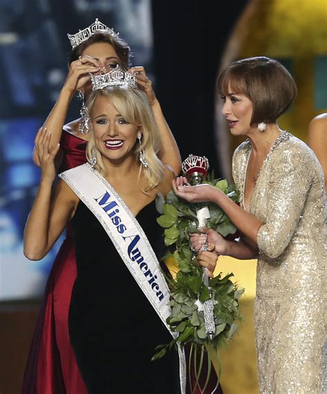 arkansas contestant takes miss america crown the boston globe