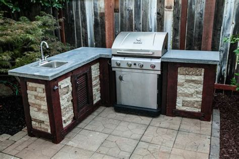Outdoor kitchen cabinet materials outdoor kitchen cabinets must be able to withstand heat, cold, rain, and snow. 17 Outdoor Kitchen Plans-Turn Your Backyard Into ...