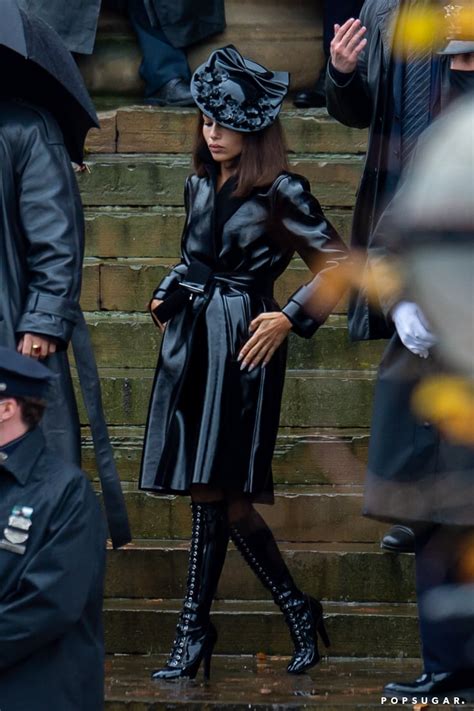 Zoë Kravitzs Wearing Leather Coat As Catwoman On The Batman Popsugar
