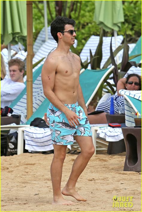 Joe Jonas Shirtless Beach Frisbee Player In Hawaii Photo 3023742