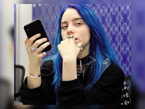 Billie eilish wearing a tank top in her short film about body shaming called not my responsibility. regardless of eilish's body proportions and other people's opinions about it, her multiple awards, accolades and 67.1 million instagram followers say her worth isn't based on her degree of mass sex. Pakai Tank Top, Tubuh Billie Eilish Dicibir Kayak Emak ...