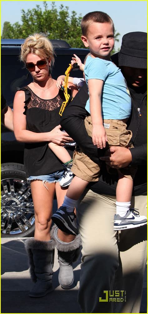 Britney Spears Sons Check Out Astroboy Photo Britney Spears Celebrity Babies