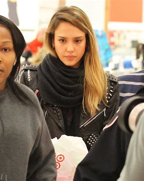 Jessica Alba Christmas Shopping At Target In La 122012