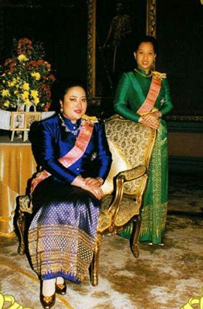 ปักพินโดย Wasana Rungchaweng ใน Royal กษัตริย์ ชุดแม่ ราชวงศ์