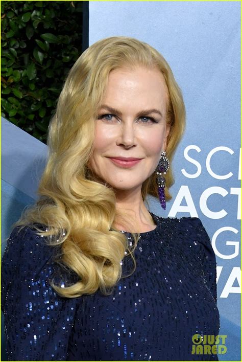 Nicole Kidman Looks Gorgeous In Deep Blue Gown At Sag Awards 2020