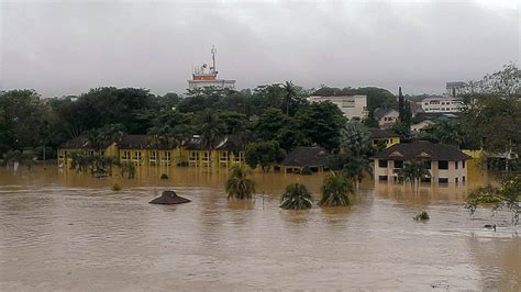 Operation hours pejabat pos dan pos laju mengikut negeri. Kuala Kangsar Dilanda Banjir