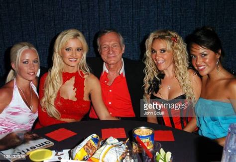 Hugh Hefner And Playmates Imagens E Fotografias De Stock Getty Images