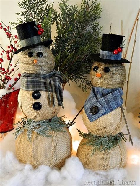 Do you need tips for how to decorate, no matter what your style or budget is? 10 Simple Snowmen Ideas for your Holiday Décor